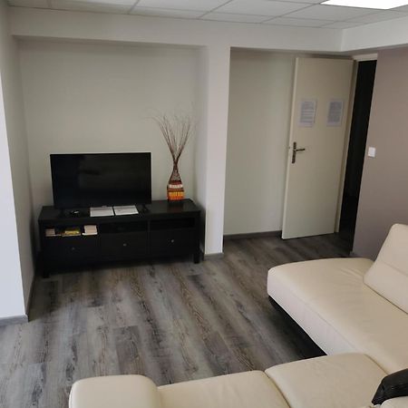 הוילה Logement Spacieux Rez-De-Chaussee, Jardin, Stationnement Devant, A 5 Minutes A Pied Du Centre De Sarlat מראה חיצוני תמונה