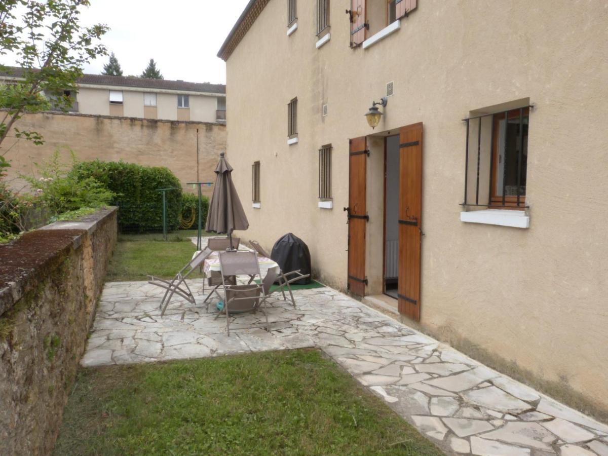 הוילה Logement Spacieux Rez-De-Chaussee, Jardin, Stationnement Devant, A 5 Minutes A Pied Du Centre De Sarlat מראה חיצוני תמונה