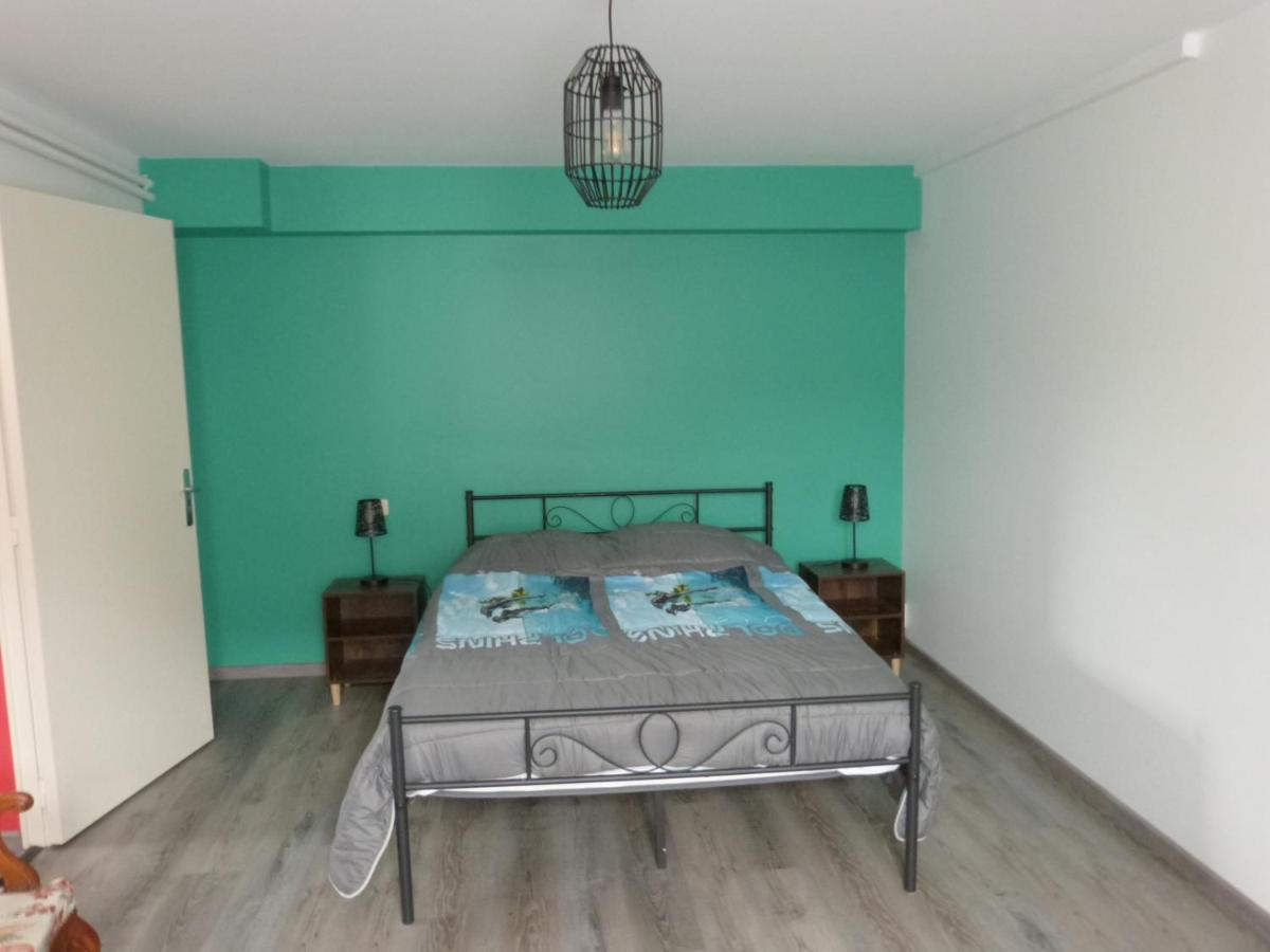 הוילה Logement Spacieux Rez-De-Chaussee, Jardin, Stationnement Devant, A 5 Minutes A Pied Du Centre De Sarlat מראה חיצוני תמונה